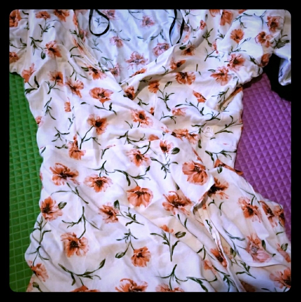 Large forever 21 floral wrap dress, never worn